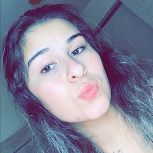 Meet your Posher, Nayeli